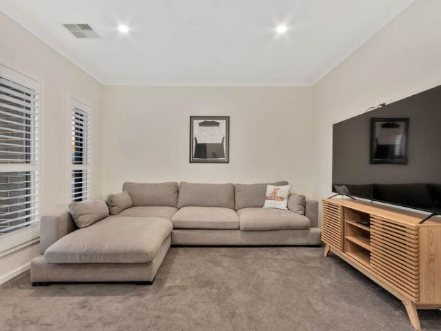 4 BEDROOM MODERN HOME