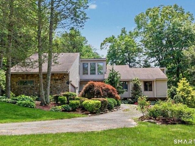 4 bedroom, Monroe CT 06468 104807916