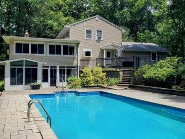 4 bedroom, Monroe CT 06468 105428217