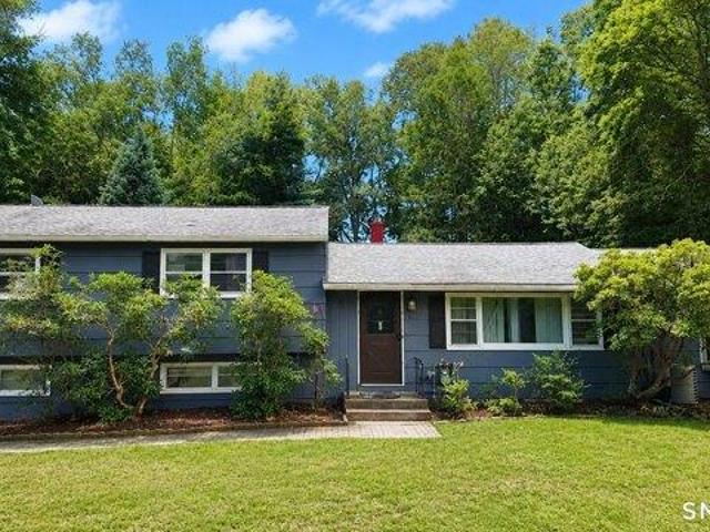4 bedroom, Monroe CT 06468 105588902