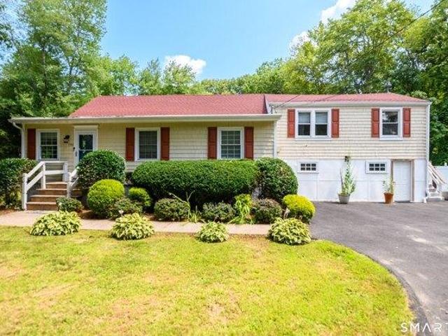 4 bedroom, Monroe CT 06468 105613450