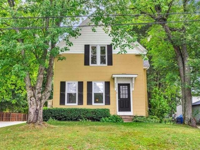 4 bedroom, Madison ME 04950 105589638