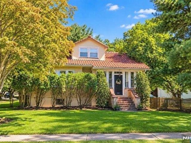 4 bedroom, Mahwah NJ 07430 105710409