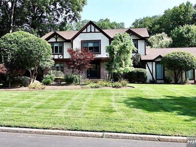 4 bedroom, Mahwah NJ 07430 105712317