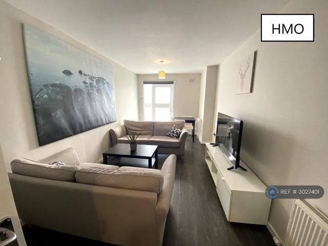 4 bedroom maisonette to rent