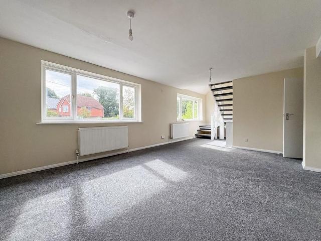 4 bedroom maisonette to rent