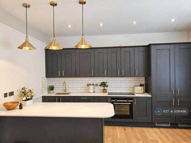 4 bedroom maisonette to rent