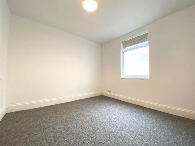4 bedroom maisonette to rent
