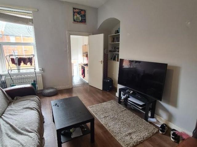 4 bedroom maisonette to rent