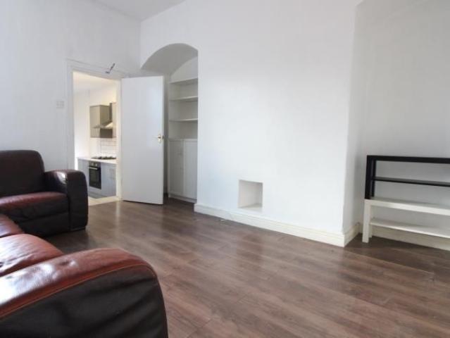 4 bedroom maisonette to rent