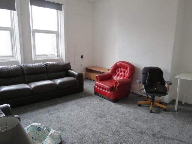 4 bedroom maisonette to rent