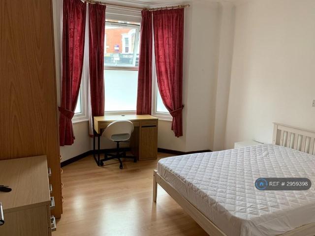 4 bedroom maisonette to rent