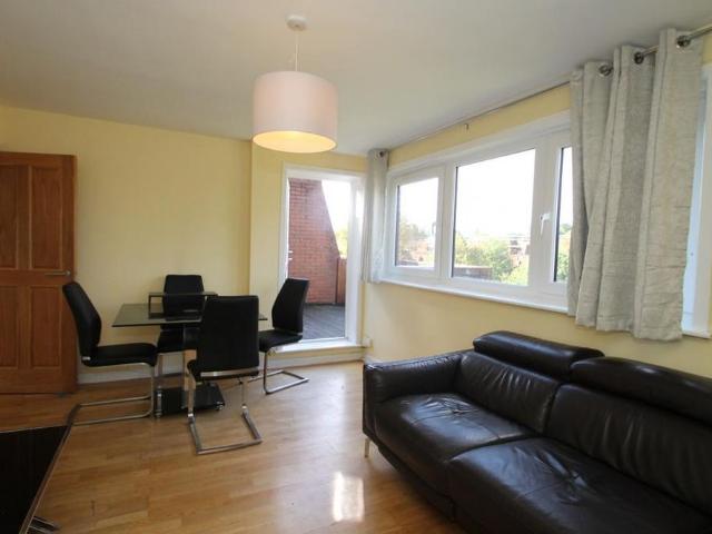 4 bedroom maisonette to rent