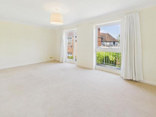 4 bedroom maisonette to rent