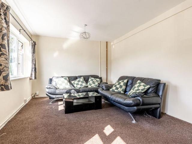 4 bedroom maisonette to rent