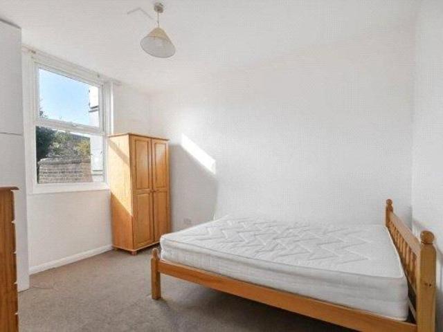 4 bedroom maisonette to rent