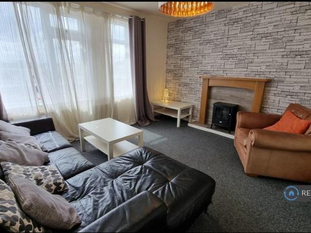 4 bedroom maisonette to rent