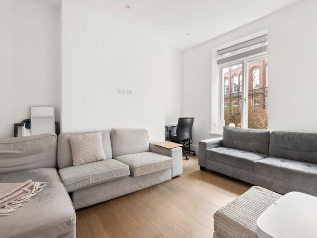 4 bedroom maisonette to rent