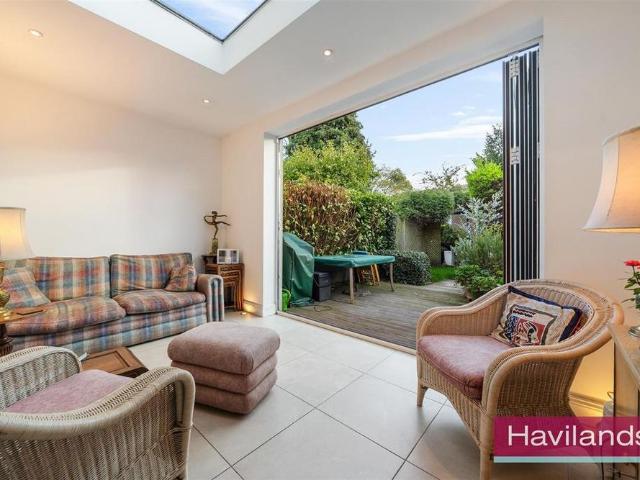 4 bedroom maisonette to rent