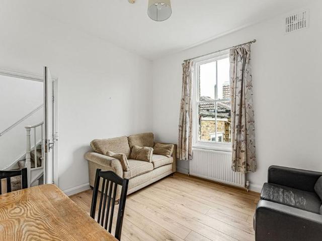 4 bedroom maisonette to rent