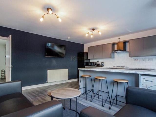 4 bedroom maisonette to rent