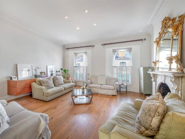 4 bedroom maisonette to rent