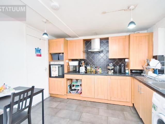4 bedroom maisonette to rent