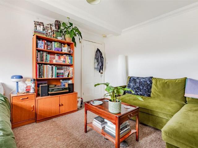 4 bedroom maisonette to rent