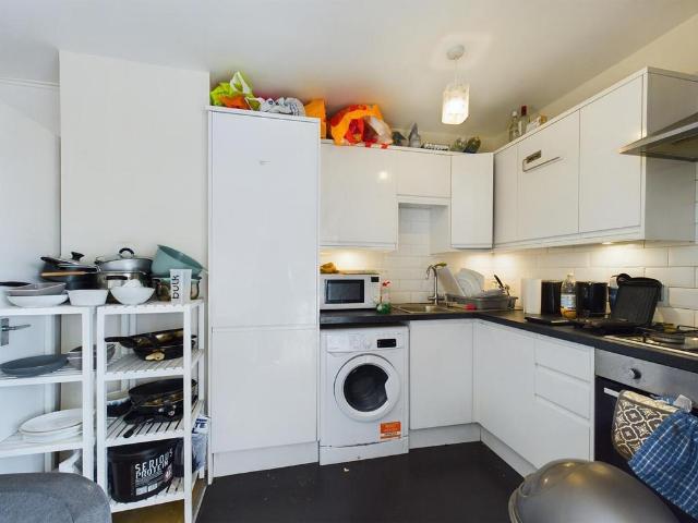 4 bedroom maisonette to rent