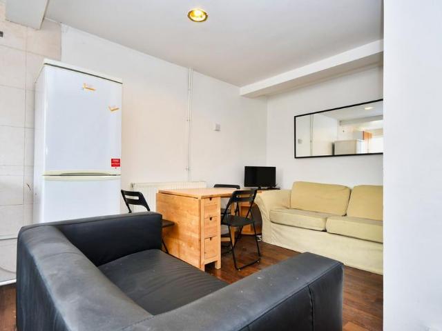 4 bedroom maisonette to rent