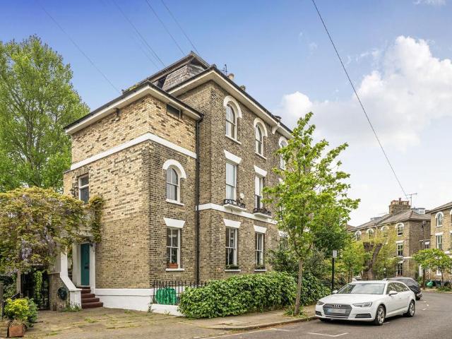 4 bedroom maisonette to rent