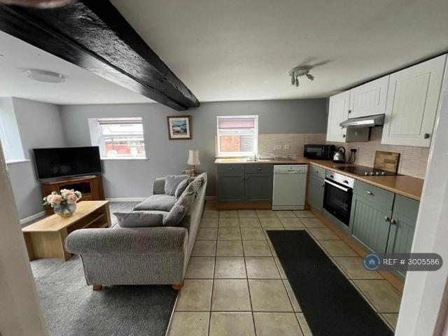 4 bedroom maisonette to rent