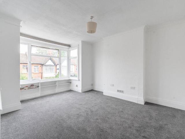 3 bedroom maisonette to rent