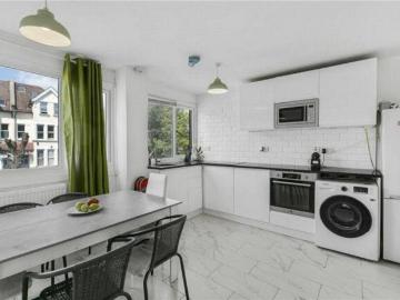 4 bedroom maisonette for sale
