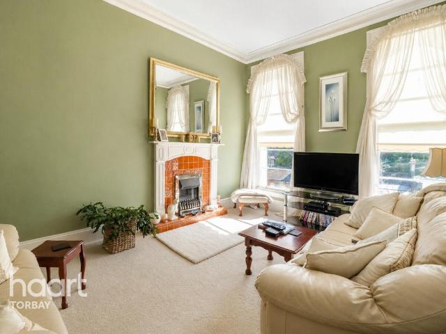 4 bedroom maisonette for sale