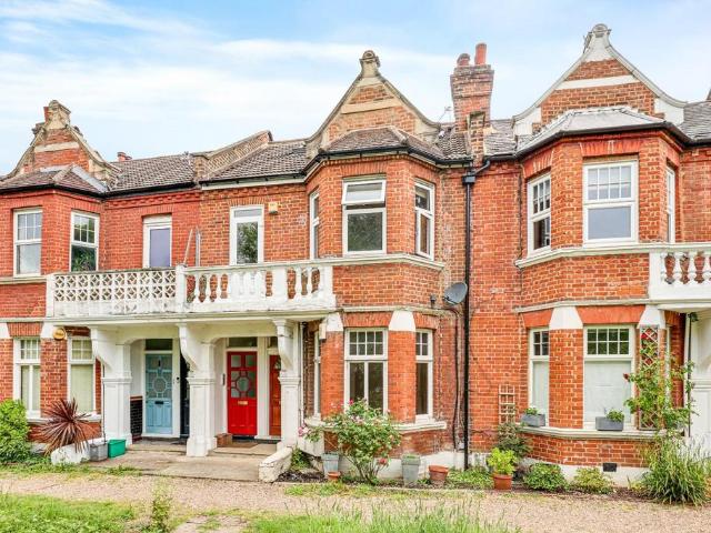 4 bedroom maisonette for sale