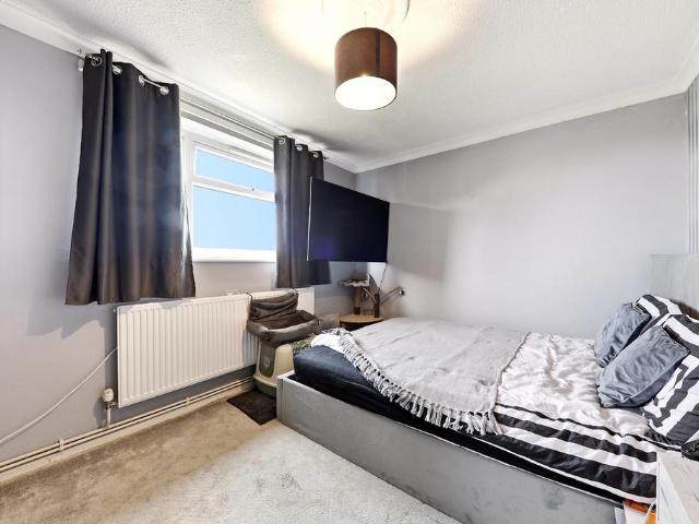 4 bedroom maisonette for sale