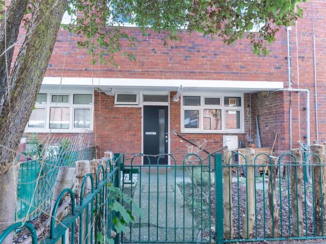 4 bedroom maisonette for sale