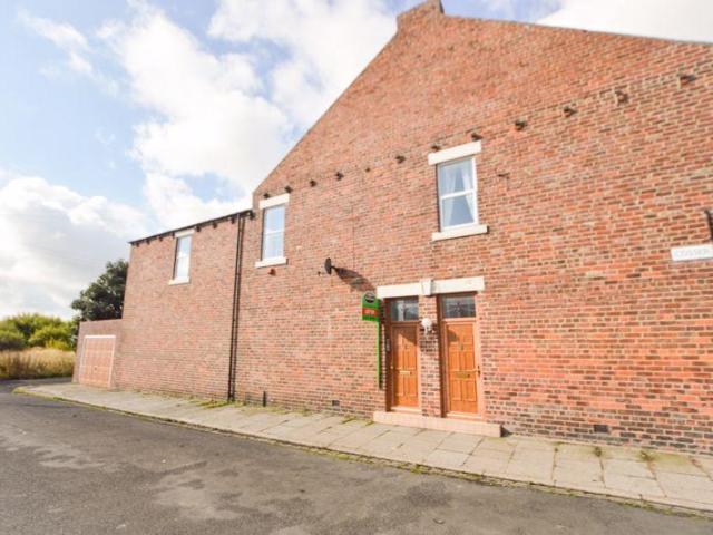 4 bedroom maisonette for sale
