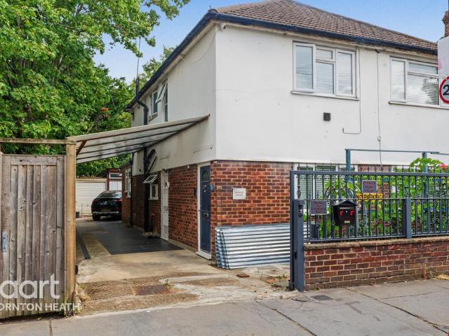 4 bedroom maisonette for sale