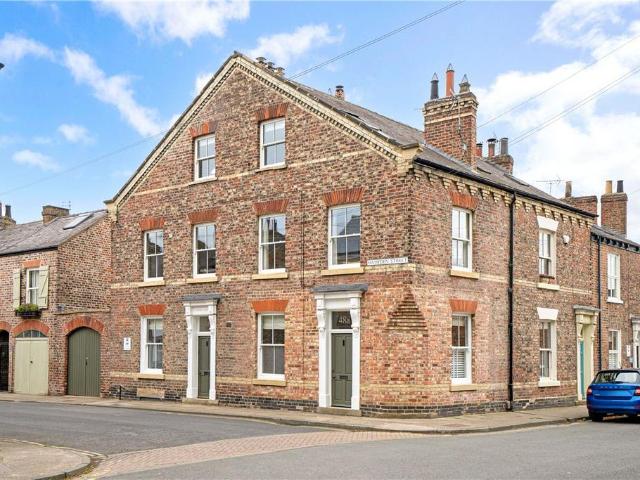 4 bedroom maisonette for sale