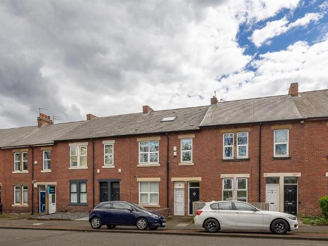 4 bedroom maisonette for sale