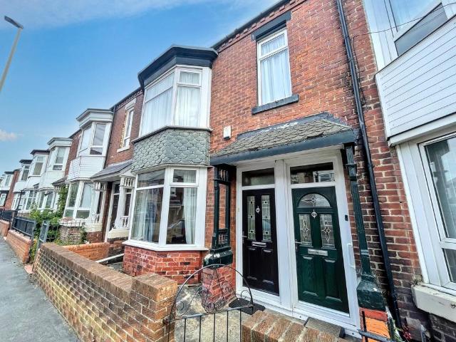 4 bedroom maisonette for sale