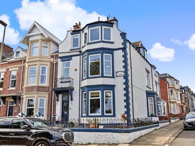 4 bedroom maisonette for sale