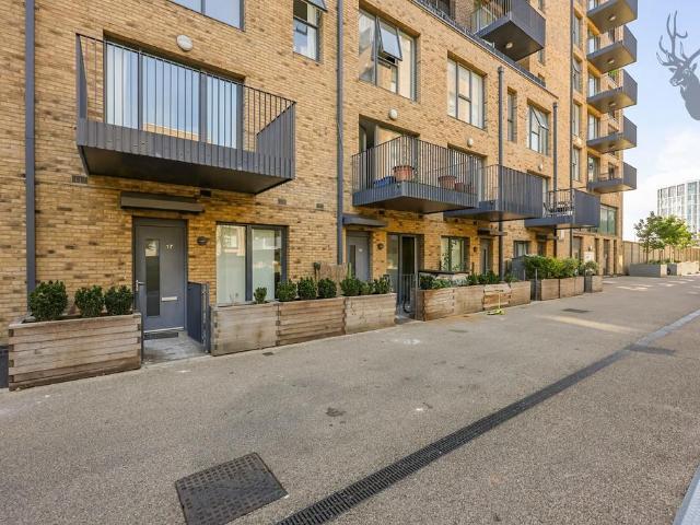 4 bedroom maisonette for sale