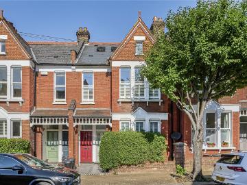 4 bedroom maisonette for sale