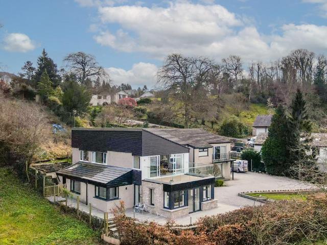 4 bedroom maisonette for sale