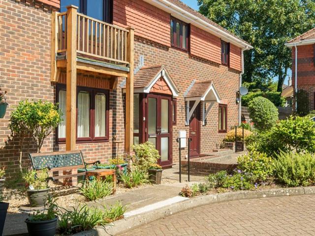 4 bedroom maisonette for sale