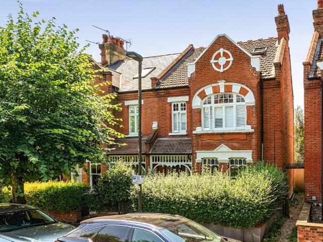 4 bedroom maisonette for sale