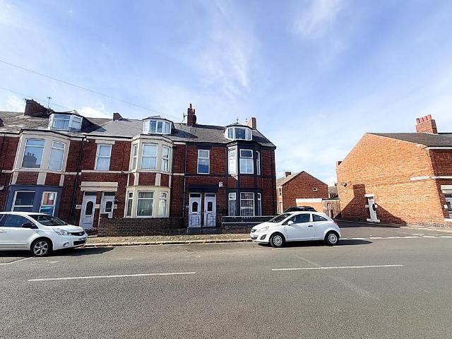 4 bedroom maisonette for sale